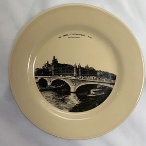 Paris La Conciergerie Plate